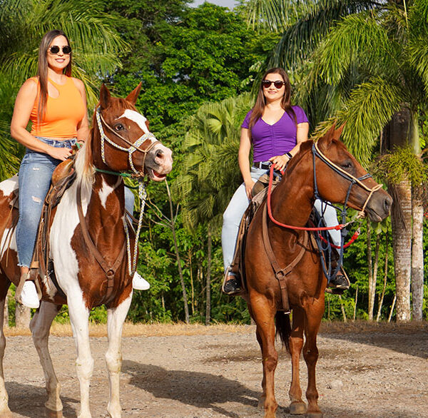 cabalgata-en-el-hotel-resort-arenal-paraiso-2