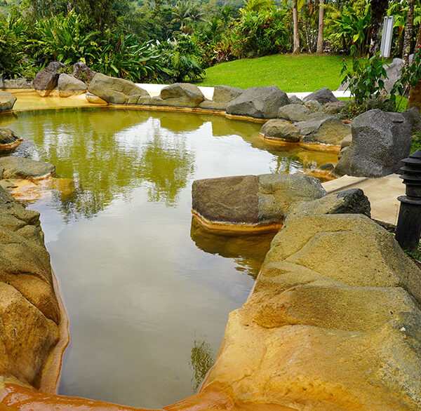 Aguas-termales-volcan-costa-rica-hotel-arenal-paraiso-4